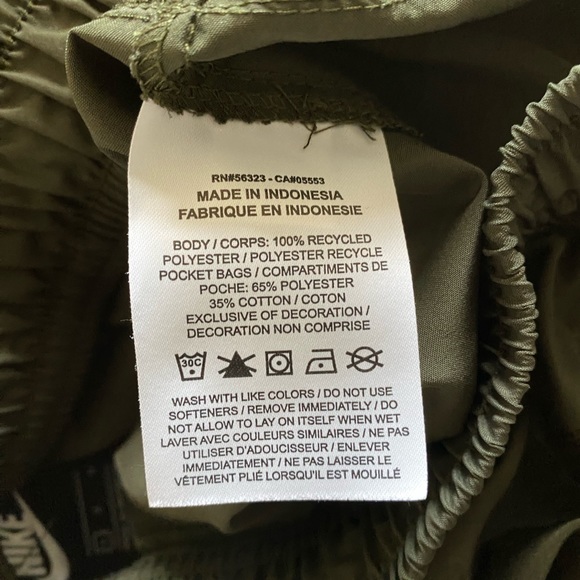 NIKE Boys pants. Fits like XS high waisted for women’s. Green jogger - Picture 9 of 9